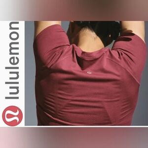 lululemon athletica Short Sleeve Tee in Burgundy